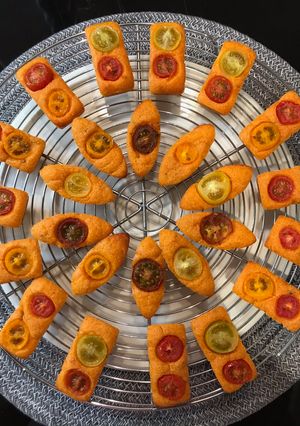 Une photo de Financiers Pesto Rosso