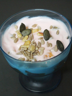 Una foto de Mandarinas con uvas y yogurt