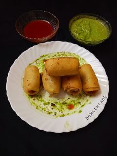 આલુ મટર સમોસા રોલ (Aloo Matar Samosa Roll Recipe In Gujarati) રેસીપી મુખ્ય ફોટો