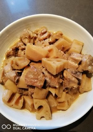 A picture of Braised Lotus Root.
