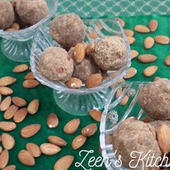 A picture of Wheat Flour Laddoos.