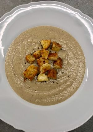Una foto de Crema de coliflor y setas shiitake