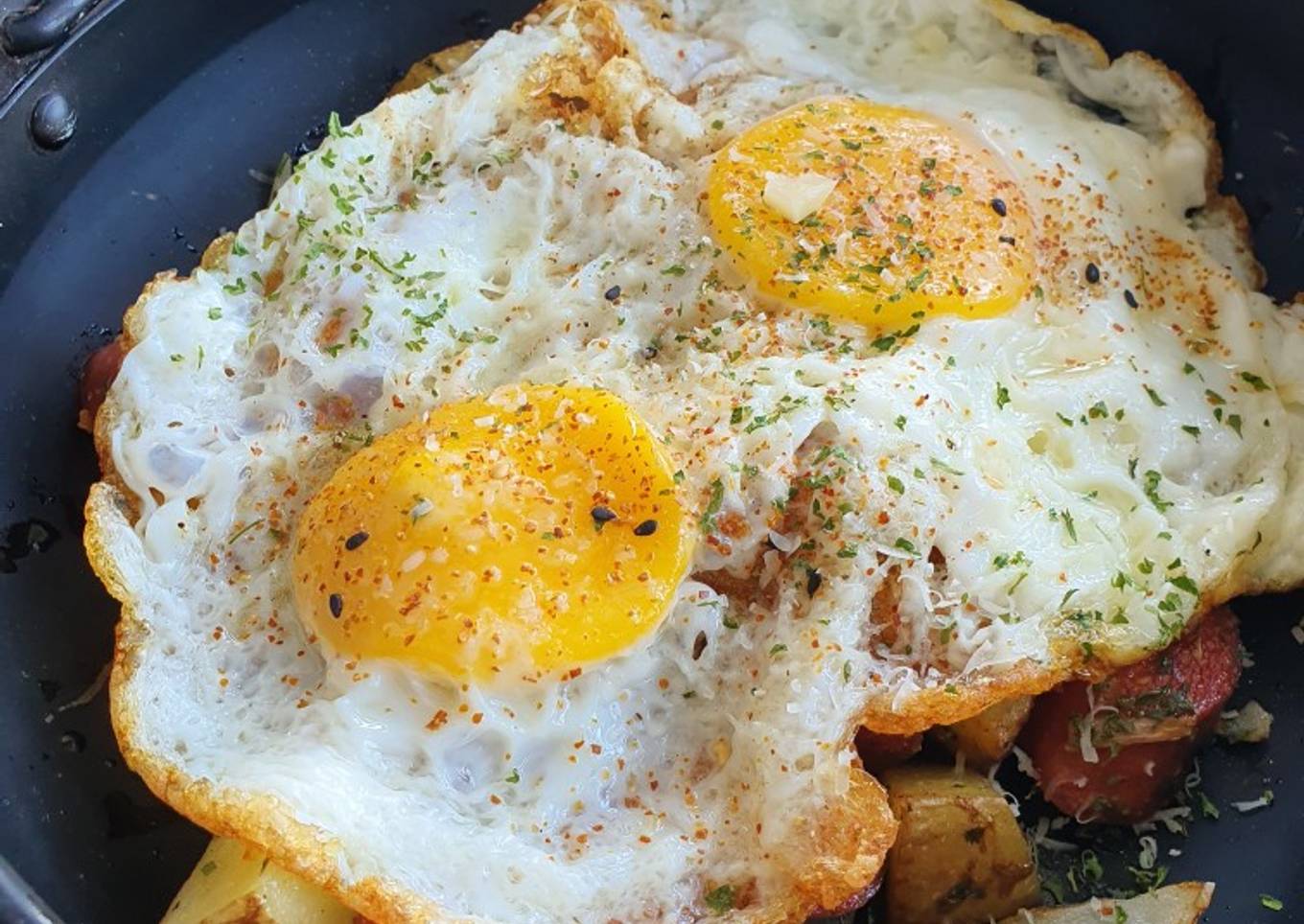 SKILLET EGG with Potato & Sausage