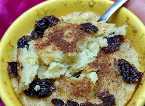 Una foto de Mug Cake de Zanahoria con pasas
