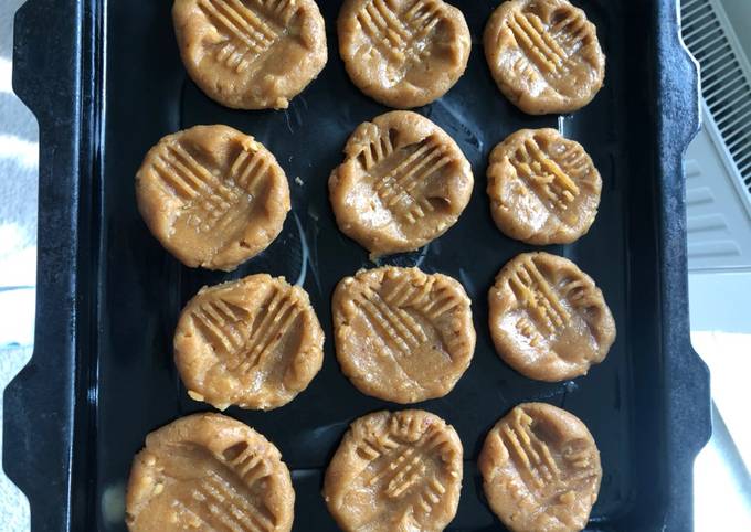 Resep Peanut butter cookies (3 bahan), Enak