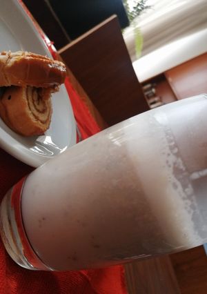 Una foto de Licuado de banana/ plátano 🍌