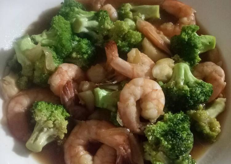 Bagaimana Menyiapkan Brokoli cah udang, Bisa Manjain Lidah