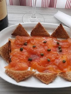 Una foto de Salmón marinado