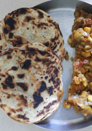 A picture of Paav Bhaji with Malabar Porota.