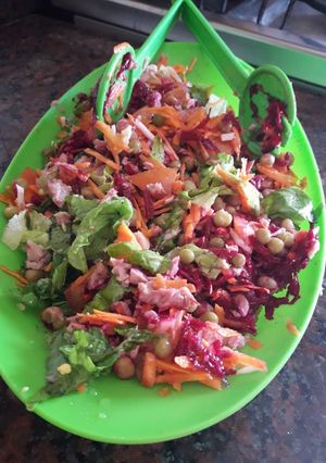 Una foto de Ensalada de Atún~