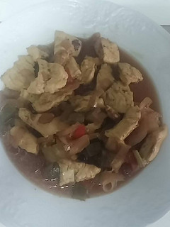 Una foto de Pavo con verduras