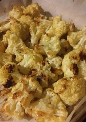 A picture of Garlic Parmesan Roasted Cauliflower.