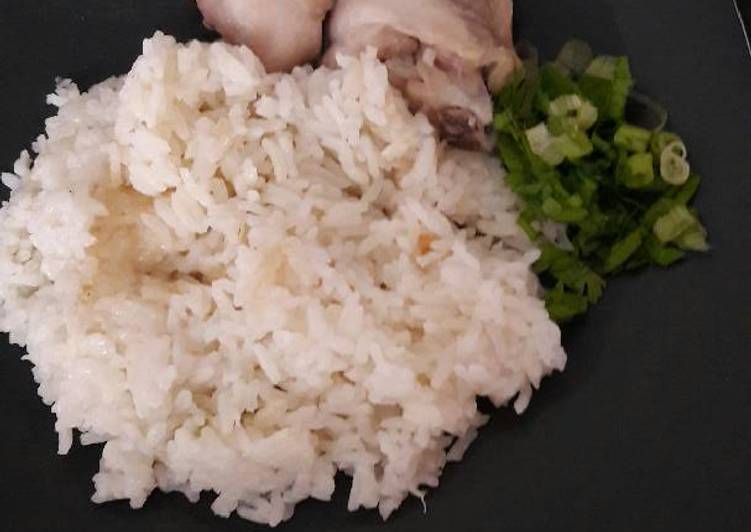 Langkah Mudah untuk Menyiapkan Nasi Hainam Ayam Rice Cooker Sederhana, Enak Banget