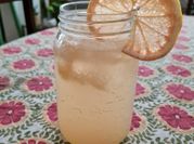 Una foto de cóctel de pomelo