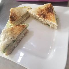 A picture of Sardine sandwich.