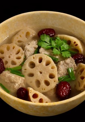 Hình của món SP.1015 - Sườn Heo Tiềm Củ Sen Táo Đỏ.