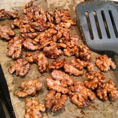 A picture of Hot Maple & Chilli Roasted Walnuts.