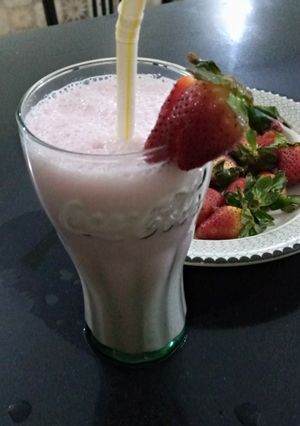 A picture of Strawberry shake 😍😍.