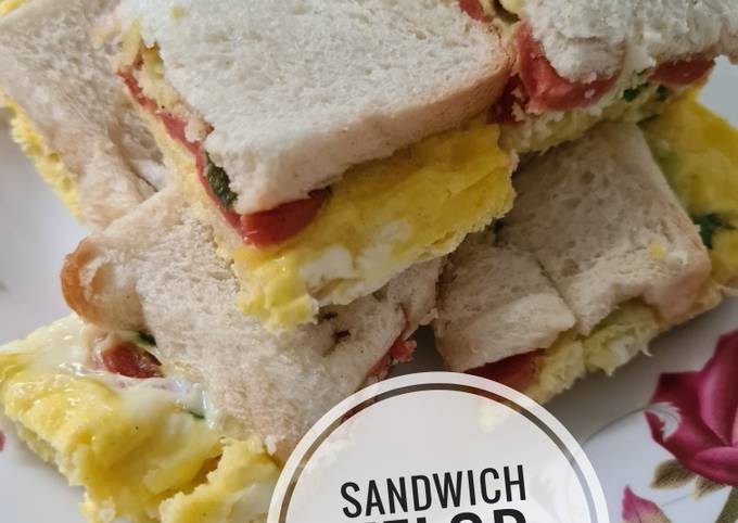 Langkah Mudah untuk Menyiapkan Sandwich telor mozarella, Sempurna