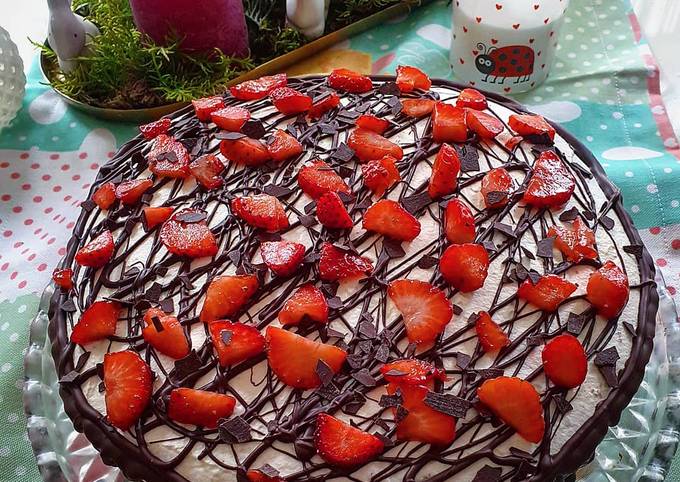 Schwarzwälder-Erdbeer-Torte