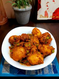 নিরামিষ আলুর দম (Niramish aloo r dum recipe in bengali) রেসিপির প্রধান ছবি
