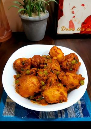 নিরামিষ আলুর দম (Niramish aloo r dum recipe in bengali) রেসিপির প্রধান ছবি