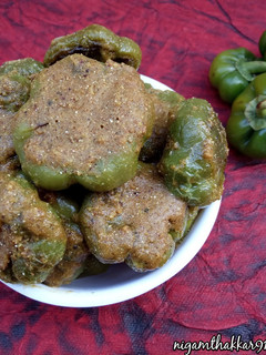 भरवां शिमला मिर्च (Bharwan shimla mirch recipe in hindi) रेसिपी मुख्य फोटो
