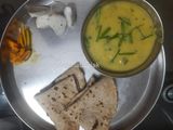 गावरान स्प्रिंग लसूण पिठलं (Gavran Spring Lasun Pithla Recipe In