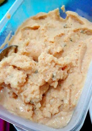 Una foto de Hummus con harina de garbanzos