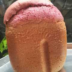 Red Velvet Bread with Breadmaker রেসিপির প্রধান ছবি