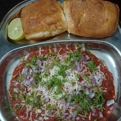 A picture of My favourite Cheese Pav Bhaji.