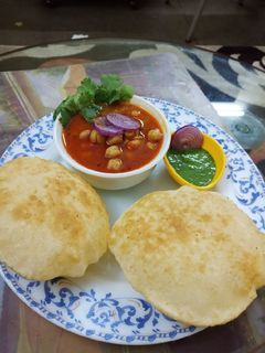 सूजी भटूरा (Suji bhatura recipe in hindi) रेसिपी मुख्य फोटो