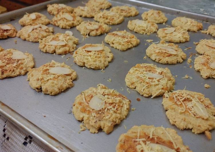 Almond Oatmeal Cheese Cookies