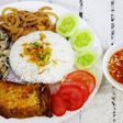 Cơm sườn, bì chả