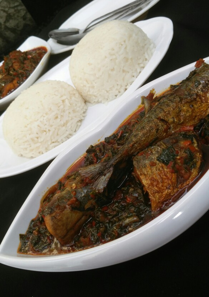 A picture of Simple spinach fish souce.
