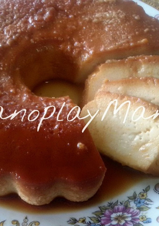 Una foto de Puding navideño de mazapán en GME F y G y tradicional