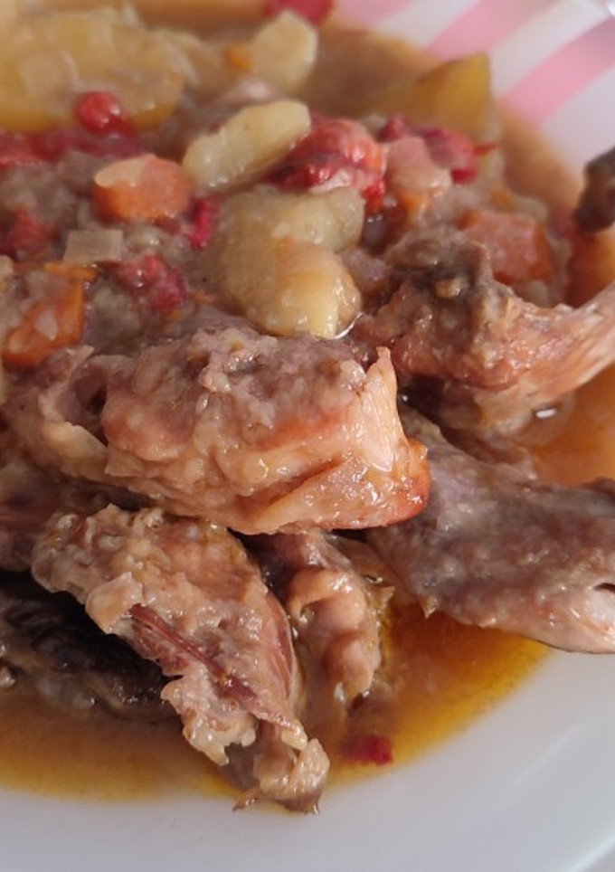 Una foto de Guiso de conejo con patatas
