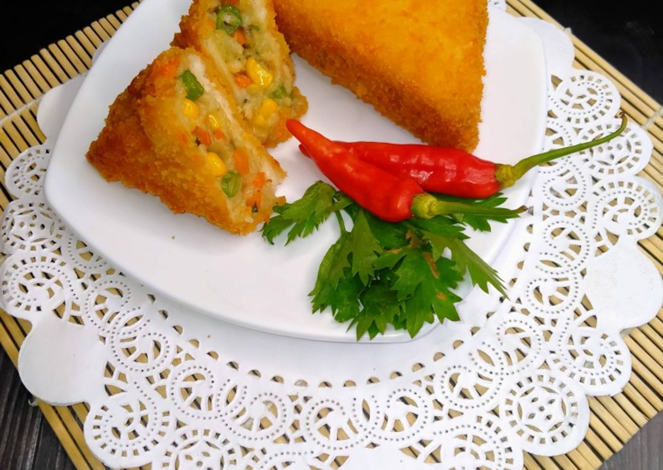 Roti tawar goreng🍞 isi rogout 🥕🌽🧅🧄