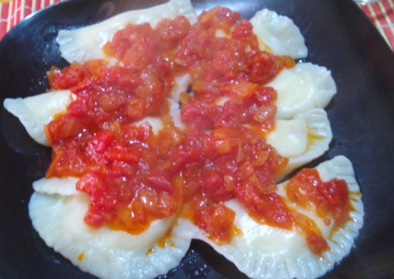 Pasta rellena de ricota y nuez