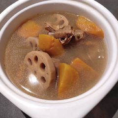 A picture of Lotus Root Soup.