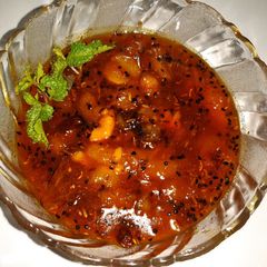 A picture of Raw mangoes chutney.