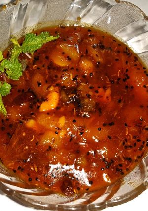 A picture of Raw mangoes chutney.