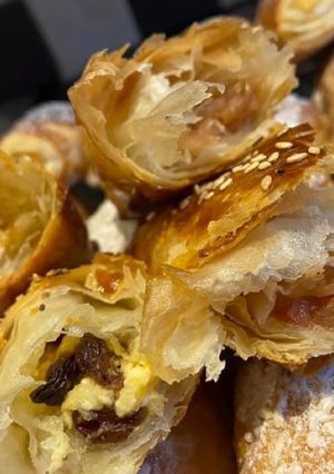 O poză a rețetei Ștrudele cu mere sau brânză dulce cu stafide😍pufoase, foioase, crocante și delicioaseee 😋.