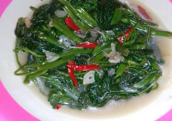 Langkah Mudah untuk Menyiapkan Cah Kangkung Yummy ala Lessa yang Enak Banget