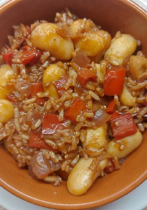 Una foto de Cazuela de porotos alubia con arroz integral
