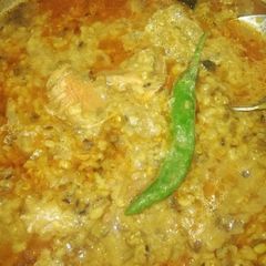 A picture of Daal gosht.