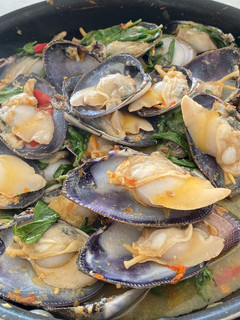 A picture of Stir Fried Clam with Sweet Basil (Thai Basil).