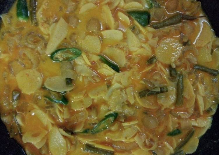 Rebung kikil cabe ijo