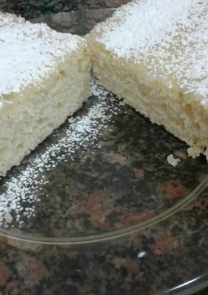 Una foto de Torta humeda de limón