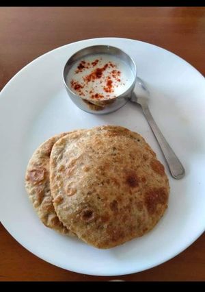 A picture of Moong dal puri.